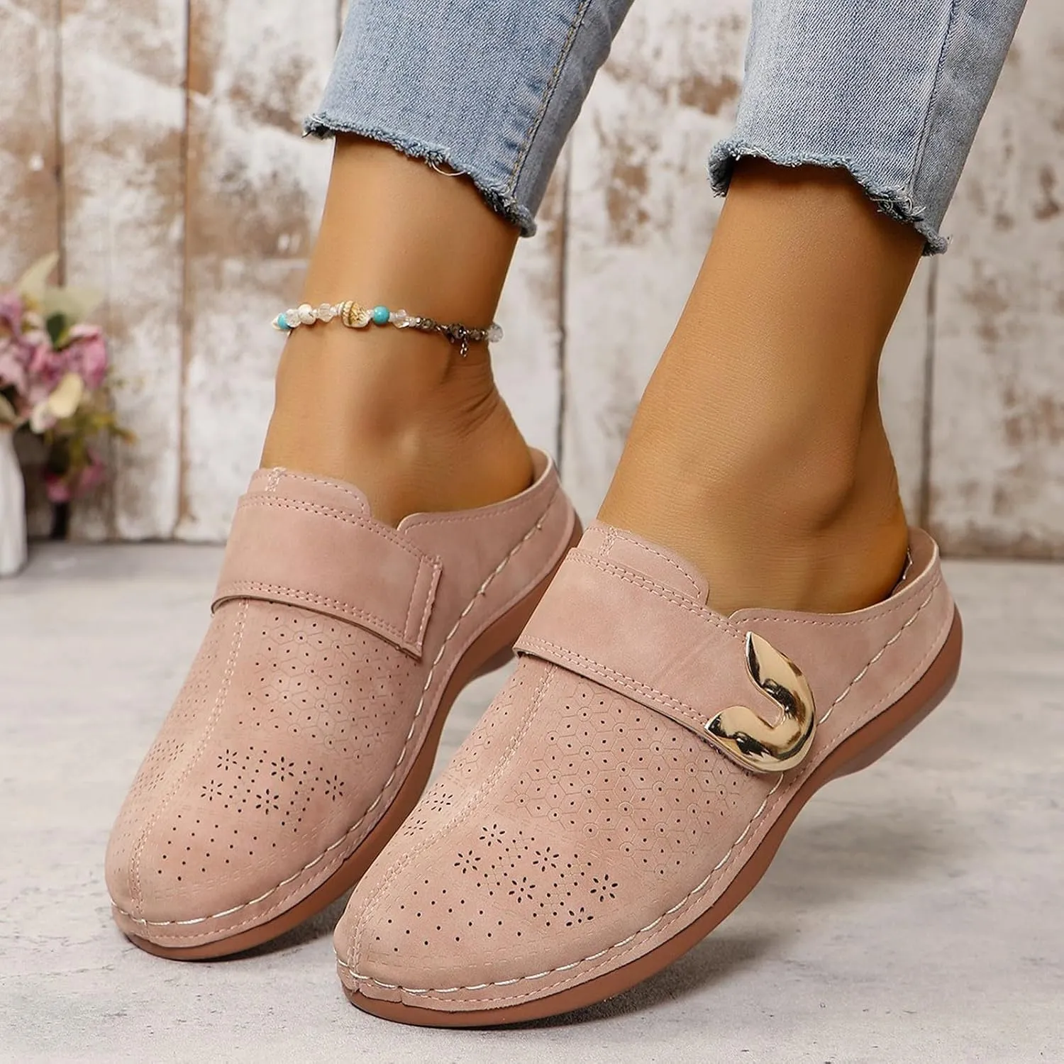 Kubbon Clogs for Women Slip-On Flat Mule Shoes Comfortable Closed Toe Clogs Casual Walking Wedge Clog Summer Shoes Dressy Beach Sandals