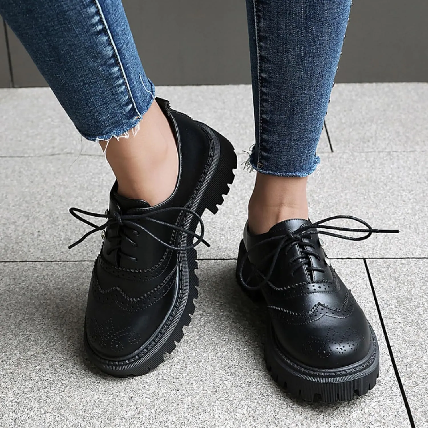 Women's Platform Lace Up Oxfords Shoes Round Toe Chunky Heel Block Wingtip Brogues Casual Loafers Comfortable Derby Saddle Pumps
