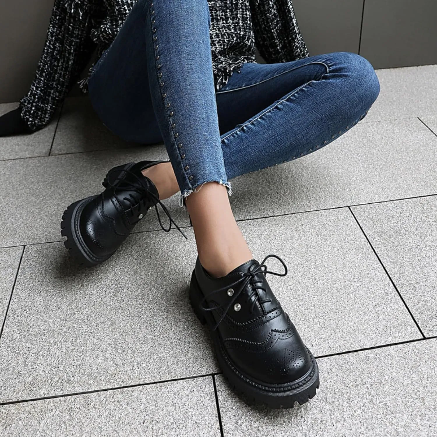 Women's Platform Lace Up Oxfords Shoes Round Toe Chunky Heel Block Wingtip Brogues Casual Loafers Comfortable Derby Saddle Pumps