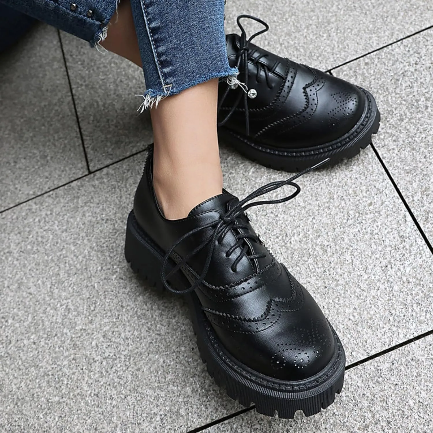 Women's Platform Lace Up Oxfords Shoes Round Toe Chunky Heel Block Wingtip Brogues Casual Loafers Comfortable Derby Saddle Pumps